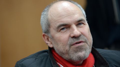 Der frühere Bayer 04-Geschäftsführer Wolfgang Holzhäuser attestiert der Fußball-Bundesliga ein Image-Problem