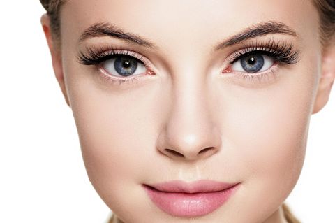 Magnetische Wimpern sind wiederverwendbar und eine gute Alternative zu herkömmlichen Methoden