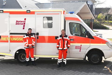 Ärzteverschickung: Corona-Fälle, aber kein Facharzt  da? Die Notarzt-Börse vermittelt dringend gesuchte Mediziner