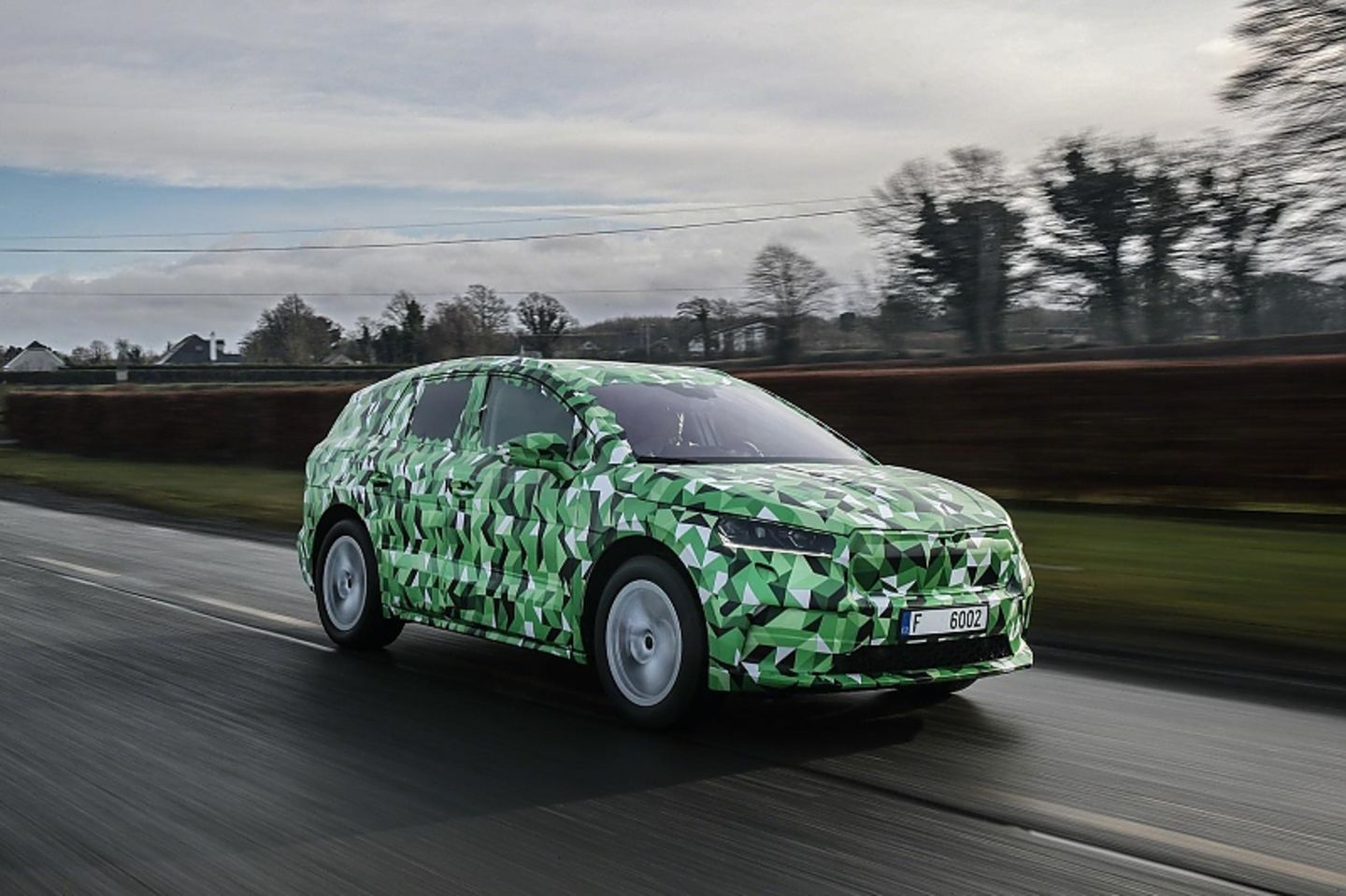 koda Enyaq getarnt