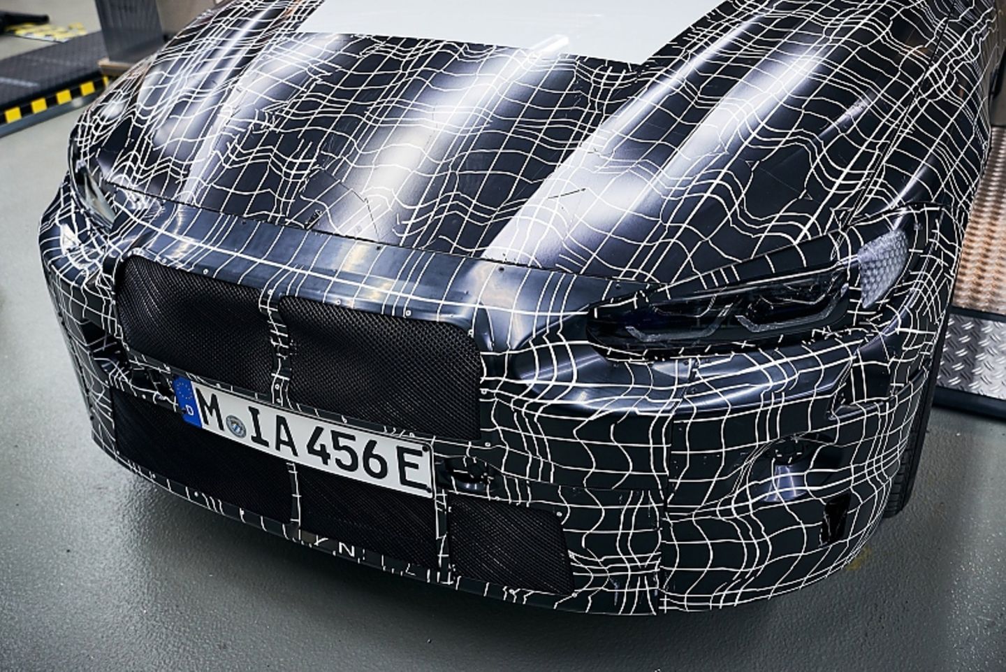 Tarnwerkstatt BMW i4