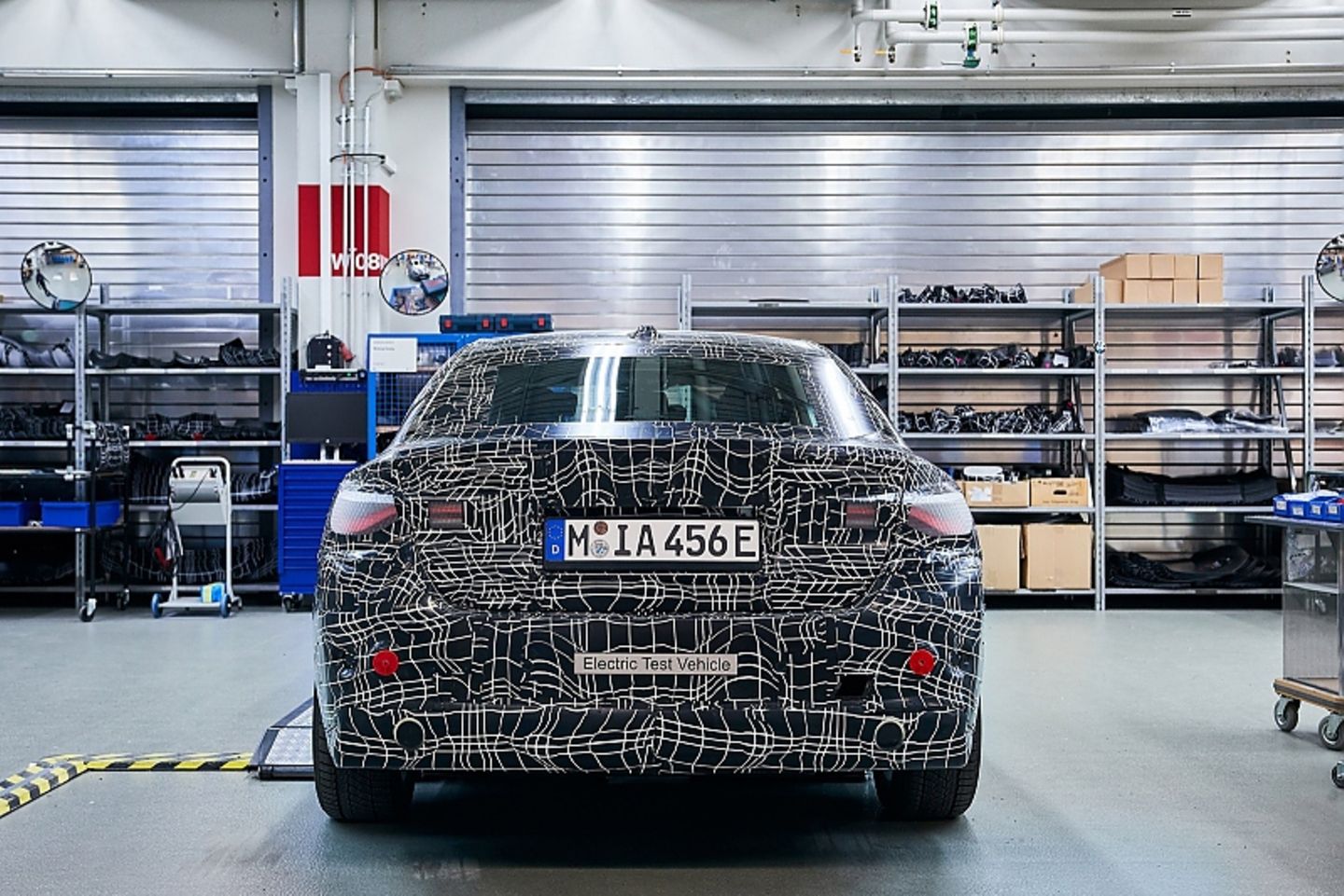 Tarnwerkstatt BMW i4
