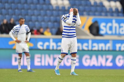 Connor Krempicki von Tabellenführer MSV Duisburg ärgert sich Ende Februar nach der knappen Niederlage gegen Verfolger Waldhof Mannheim