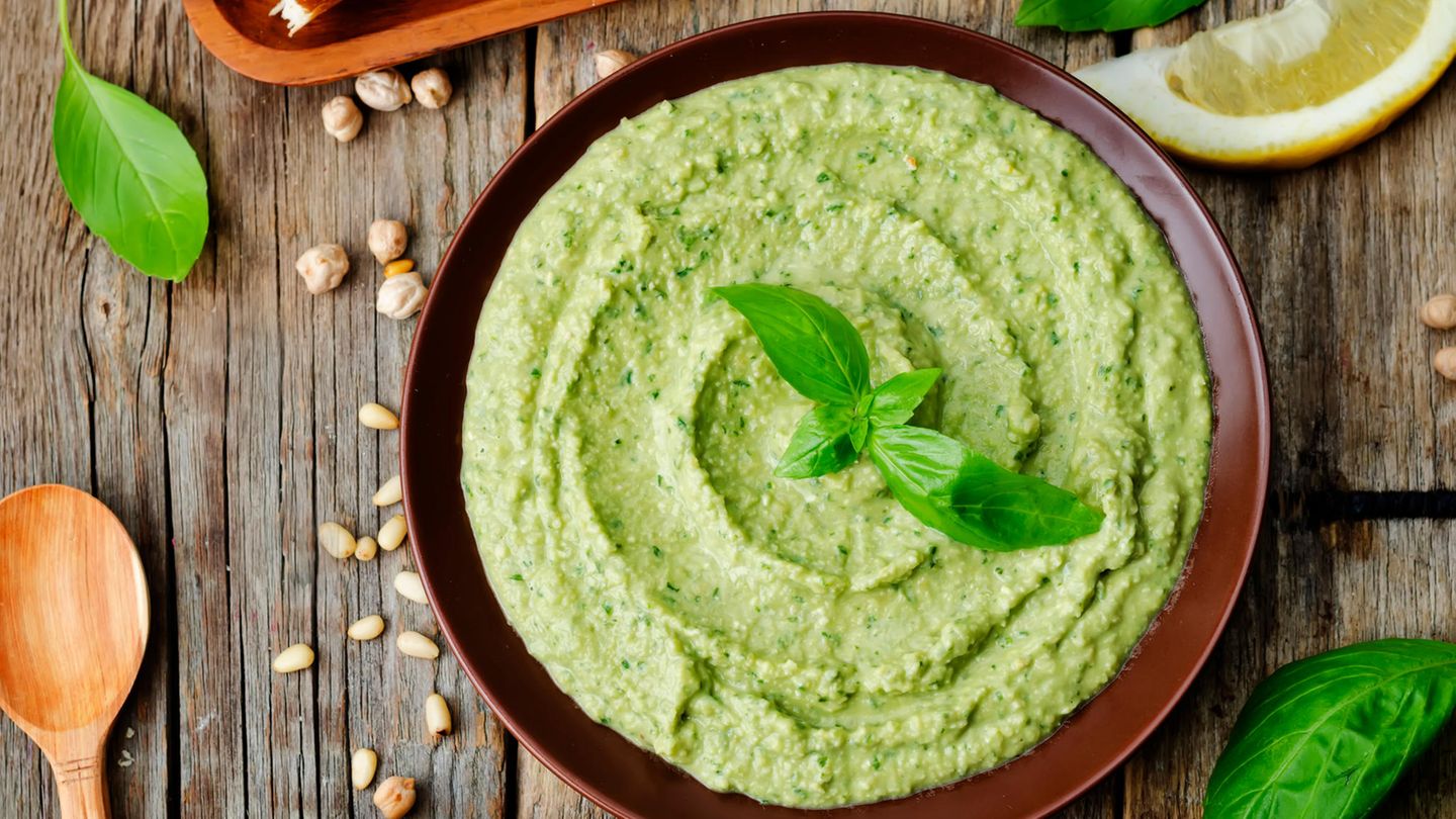Hummus-Bailikumpesto