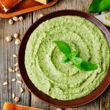 Hummus-Bailikumpesto