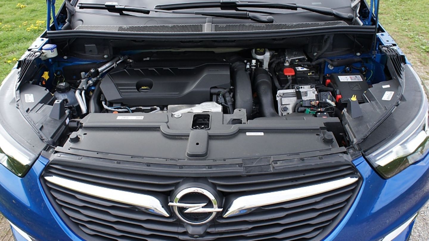 Fahrbericht: Opel Grandland X Hybrid4: Zwei Seelen wohnen, ach, unter  seiner Karosserie - FOCUS online