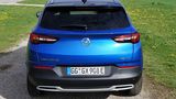 Unauffälliges Heck: Nur der Hybrid-Schriftzug weist auf die 221 kW / 300 PS Systemleistung hin