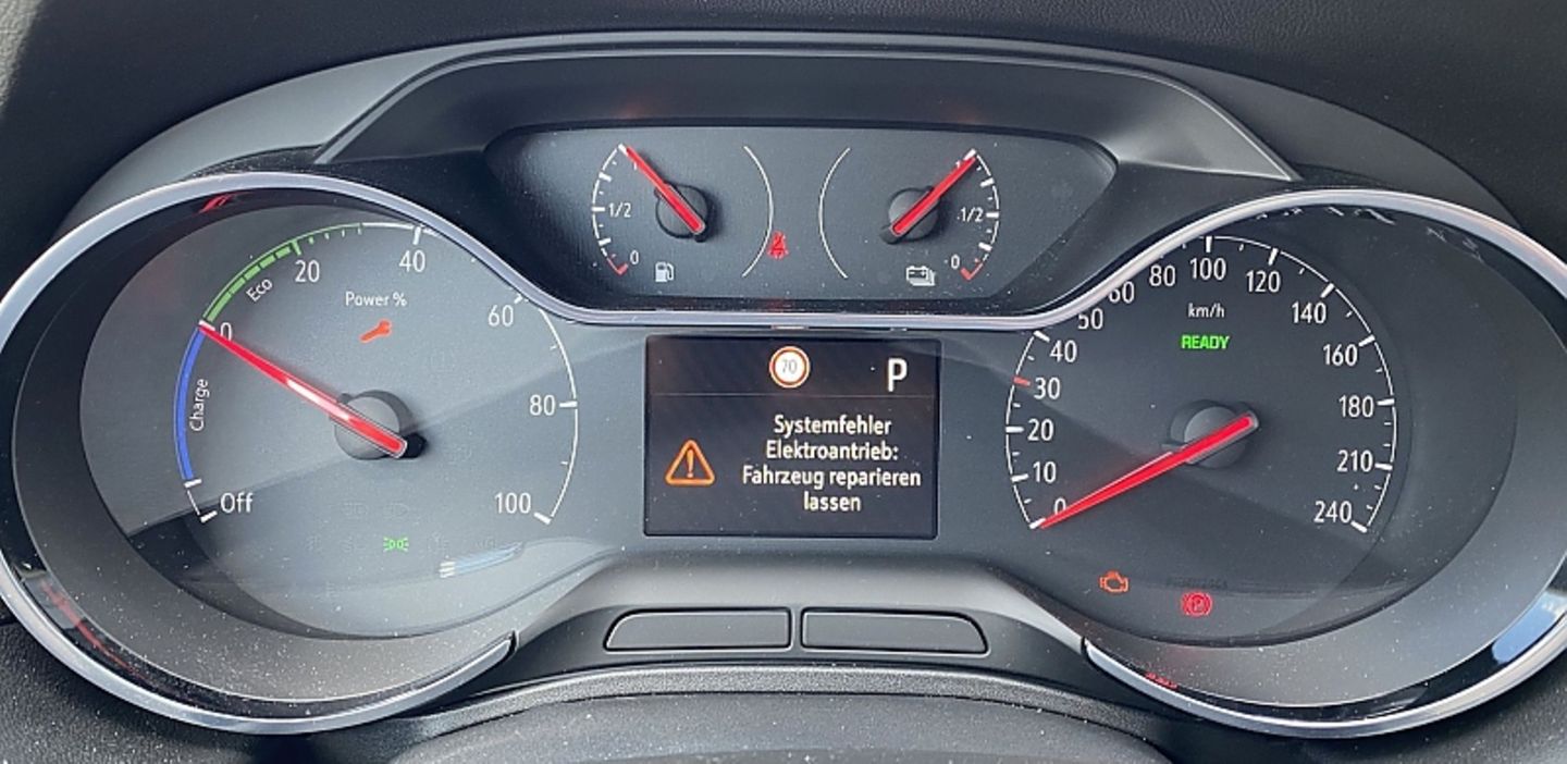 Gefahr im Verzug: Diese Meldung limitierte die Höchstgeschwindigkeit auf 70 km/h
