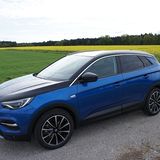 Der Opel Grandland X Hybrid4 bringt stattliche 1.875 Kilogramm auf die Waage