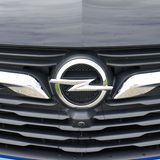 Der Opel Grandland X Hybrid4 kostet mindestens 51.165 Euro