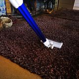 Die Länge des Rohres ermöglicht eine entspannte Haltung beim Saugen.