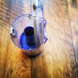 Der Schmutzbehälter lässt sich leicht ausleeren. Wer es makellos sauber haben will, muss ihn regelmäßig ausspülen.