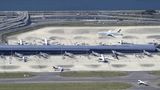 Platz 10: Kensai, Osaka (KIX), Japan  Diese Flughafen wurde auf einer künstlichen Insel fünf Kilometer vor der Küste im Meer errichtet. In dieser diesjährigen Skytrax-Abstimmung gewann Kensai auch die beiden Titel "World's Best Airport Staff" und "World's Best Airport for Baggage Delivery".