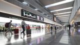 Platz 2: Tokio Haneda (HND), Japan  Den zweiten Platz behaupten konnte Tokio-Haneda, der näher am Zentrum von Tokio gelegene Airport. Der Flughafen gilt laut der jüngsten Skytrax-Umfrage unter anderem als sauberster und "World's Best Domestic Airport".