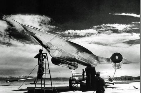 Radartest auf der Area 51 - die A-12 steht auf dem Kopf