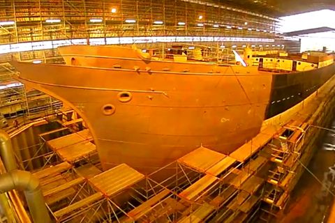 Restauration des Segelschiffs