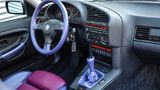 Das Interieur hat die Farben "lila" und "Flieder"