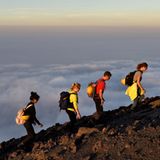 Stromboli, Italien  Auf zum Gipfel des mindestens seit 3000 Jahren aktiven Vuilkans, der auf einer Insel vor der Nordostküste Siziliens liegt. Die Besteigung des Stromboli nimmt ungefähr fünf Stunden für den Hin- und Rückweg in Anspruch.