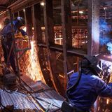 Schweißarbeiten am Unterwasserrumpf