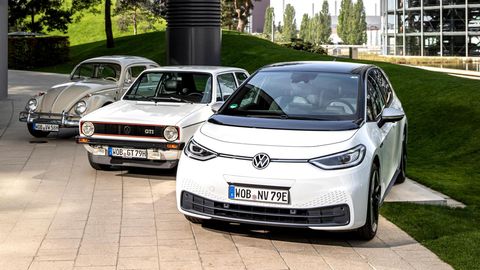 von links: VW Käfer, VW Golf und der VW ID.3