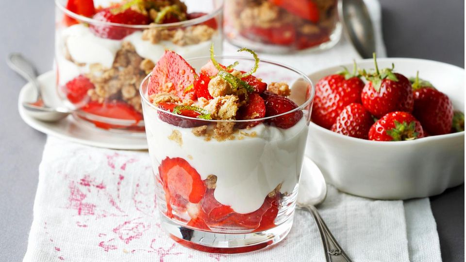 Erdbeer-Kokos-Trifles