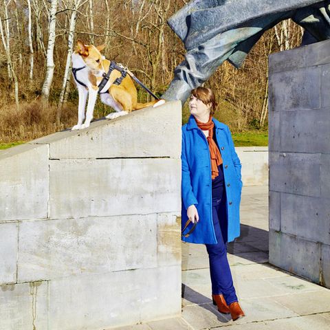Anja Rützel mit ihrem Hund
