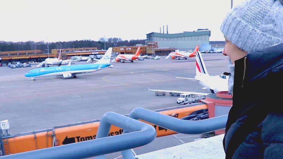 Objektophilie: Michèle liebt eine Boeing 737-800 Objektophilie: Michèle liebt eine Boeing 737-800