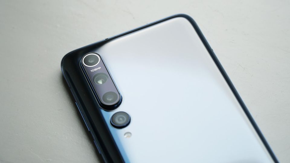 Smartphone: Vier Kameras verbergen sich auf der glänzenden Rückseite. Vier Kameras verbergen sich auf der glänzenden Rückseite.
