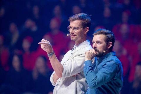 Joko und Klaas kippten mit dem Auto um