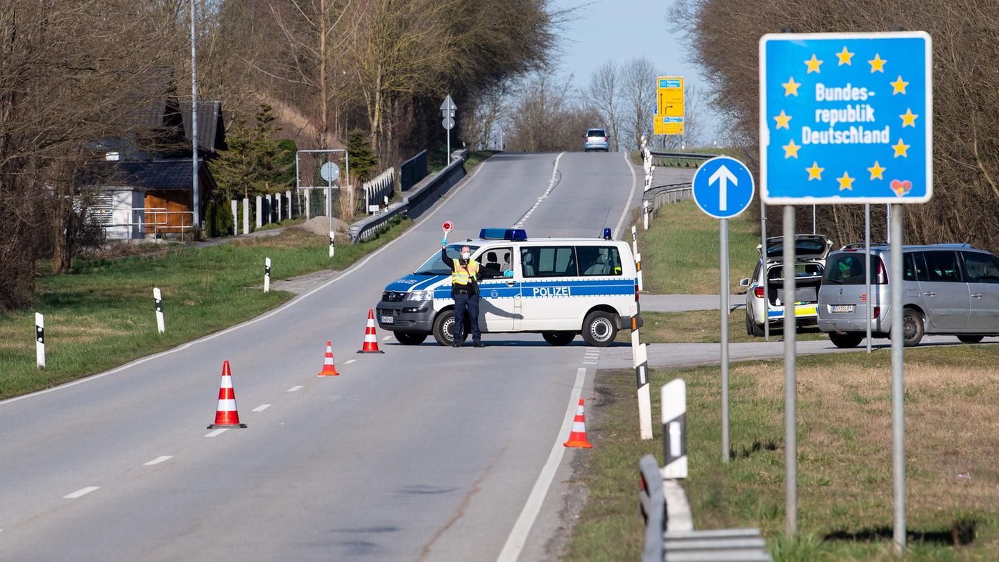 Grenzübergang Deutschland-Österreich in der Nähe von Neuhaus am Inn