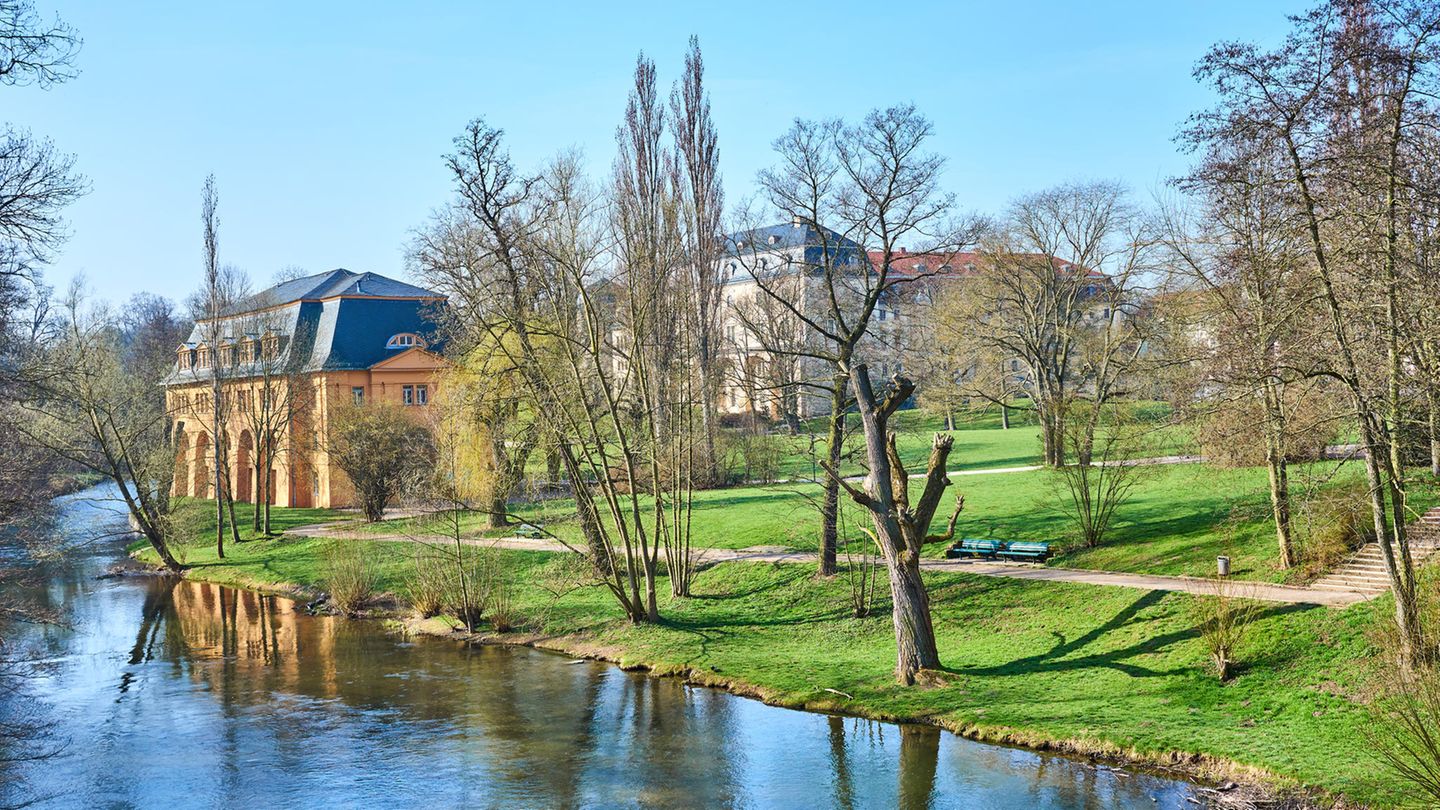 Reithaus im Park an der Ilm