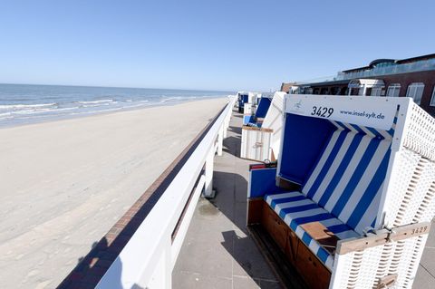 Noch sind die Strände auf Sylt, wie hier in Westerland, relativ leer. Das könnte sich bald wieder ändern.