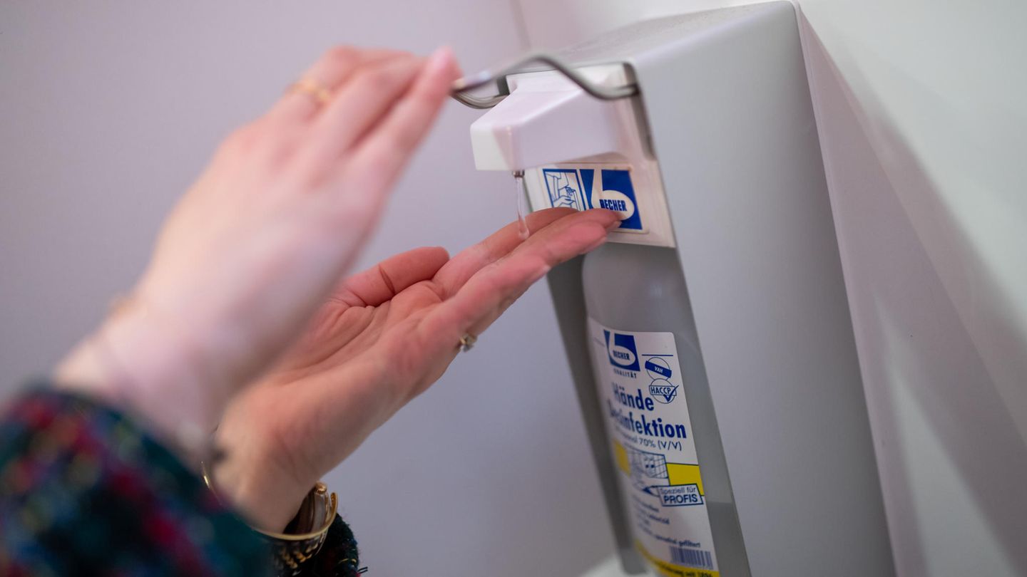 Ikea in Haarlem: Abflussreiniger als Handgel
