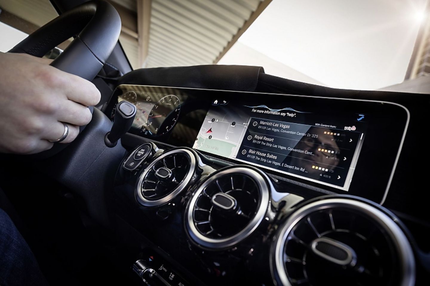 Das Mercedes MBUX soll zukünftig proaktiv und empathisch agieren