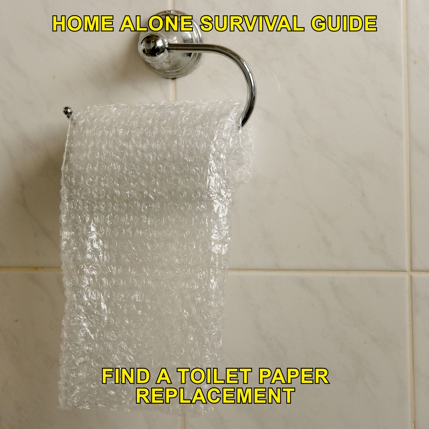 Plastikfolie an einem Klopapierhalter