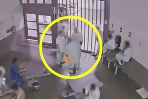 Video soll zeigen, wie sich Gefängnis-Insassen absichtlich mit Covid-19 anstecken