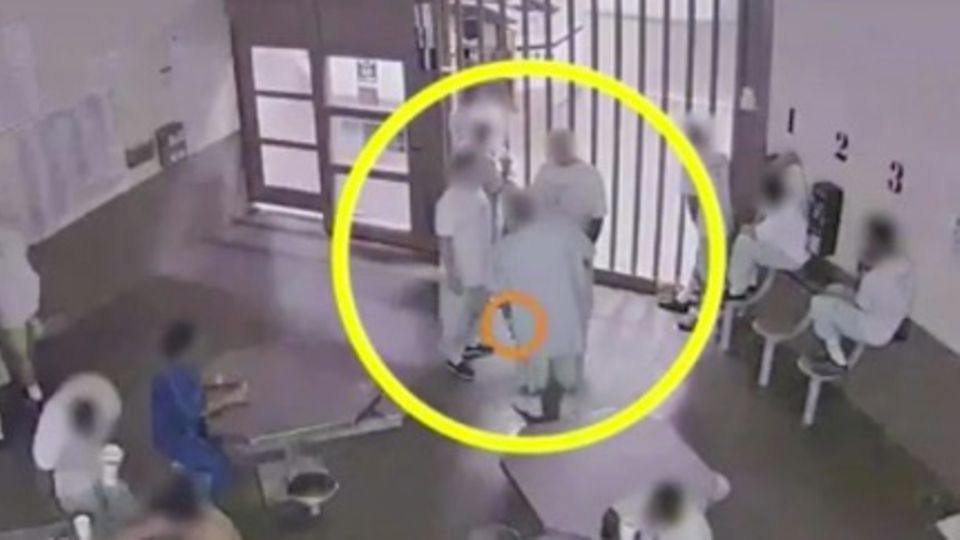 Video soll zeigen, wie sich Gefängnis-Insassen absichtlich mit Covid-19 anstecken
