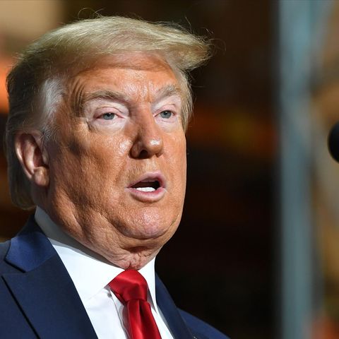 Donald Trump schaut leicht erstaunt