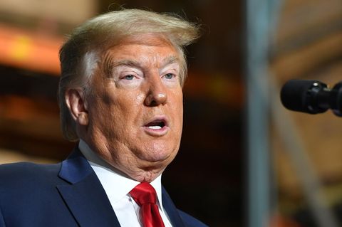 Donald Trump schaut leicht erstaunt