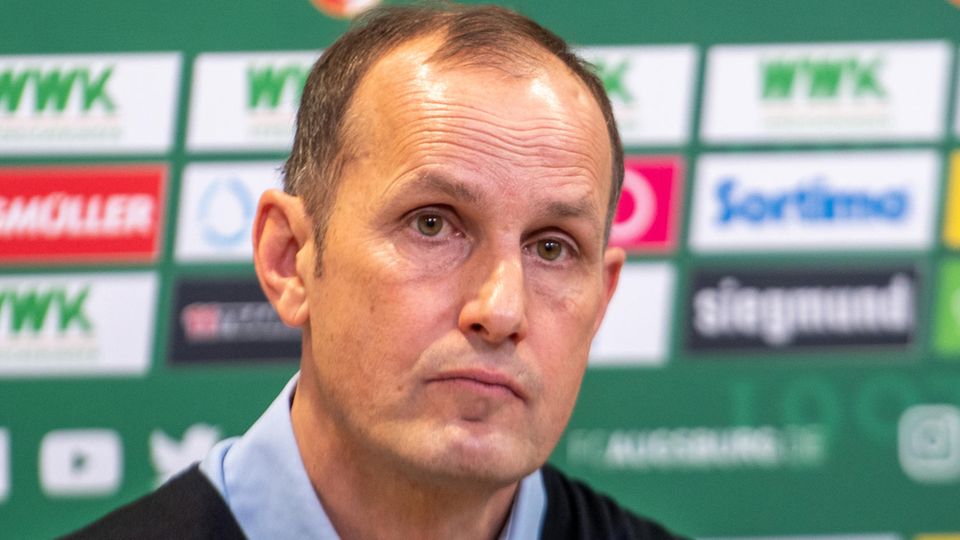 Heiko Herrlich plaudert über Supermarkt-Einkauf und ist fürs nächste Spiel gesperrt Heiko Herrlich plaudert über Supermarkt-Einkauf und ist fürs nächste Spiel gesperrt