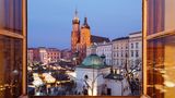 Polen  Das Land hält bis zum 12. Juni an Kontrollen an den Grenzen zu anderen EU-Ländern fest. Ausländer dürfen nicht rein. Bisher gelten Ausnahmen für Menschen mit Daueraufenthaltsgenehmigung, für Lastwagenfahrer und Diplomaten. Seit dem 4. Mai sind Hotels und Einkaufszentren wieder geöffnet.      In einem weiteren Schritt zur Beendigung des Lockdowns dürfen Restaurants und Cafés ab kommendem Montag (18.05.) wieder öffnen. Es muss aber ein Mindestabstand von zwei Metern zwischen den Tischen eingehalten werden. Auch sind Köche und Keller verpflichtet, einen Mund-Nasen-Schutz zu tragen. Ebenfalls ab kommendem Montag öffnen dürfen Friseursalons und Kosmetikstudios. 