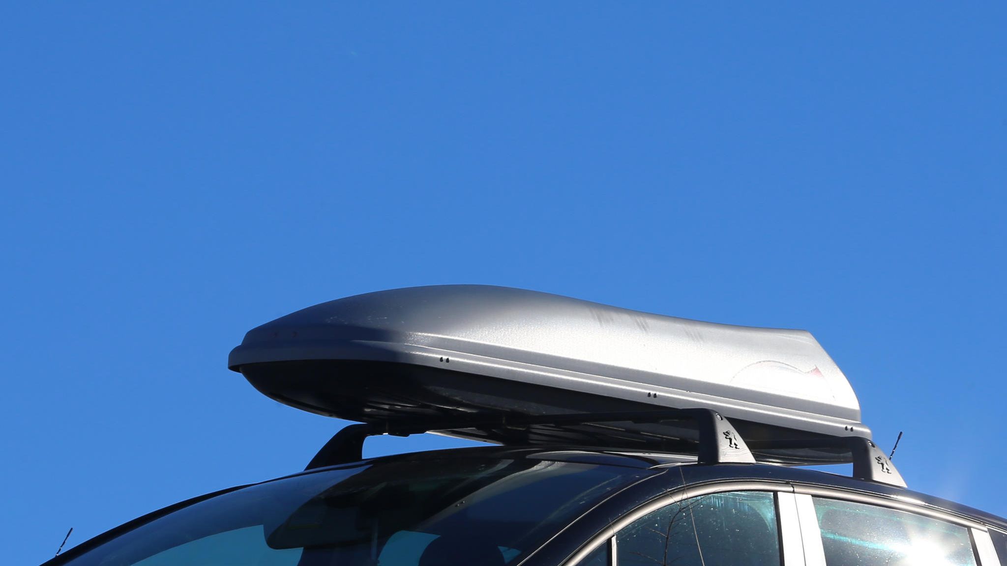 Neue Dachboxen in zwei Größen von Mercedes-Benz
