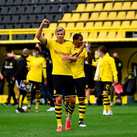 Dortmunds Superstürmer Erling Haaland freut sich über seinen Treffer