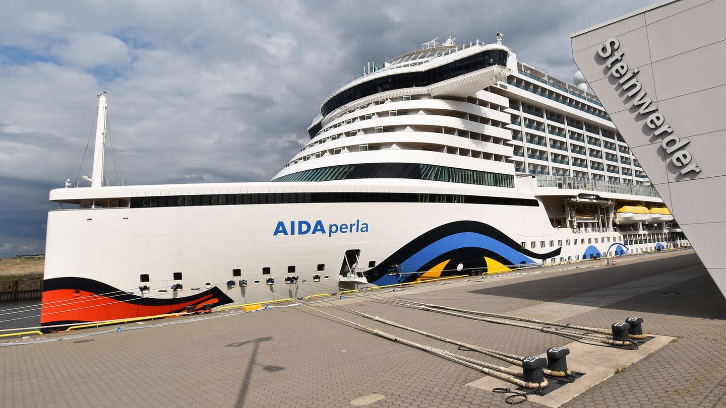 AidaPerla in Steinwerder AidaPerla in Steinwerder