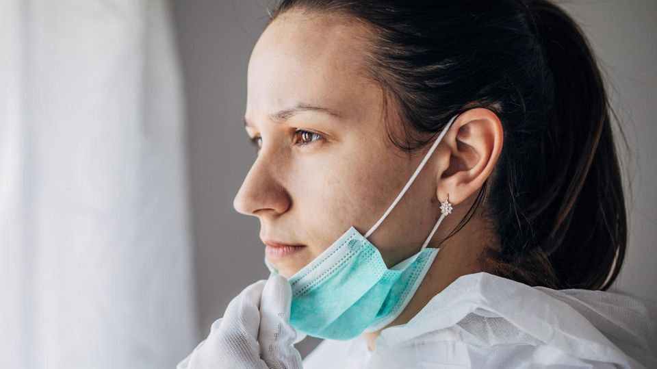 Mundschutz: Was man tun kann, wenn die Maske Schmerzen an den Ohren verursacht