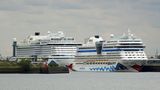 Am Cruise Terminal in Steinwerder, der auch für besonders große Schiffe geeigent ist, liegen gleich zwei Aida-Schiffe: vor der "Adia Perla" die "Aida Blu".