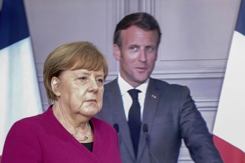 Angela Merkel und Emmanuel Macron bei der Videokonferenz