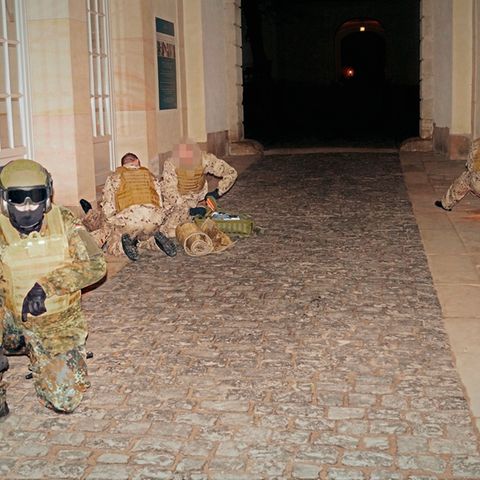 Solche Bilder zeigted der paramilitärischen Verein Uniter auf seiner Webseite