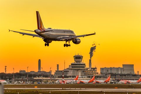 TXL in Bildern: Letzter Aufruf TXL: Der Berliner Flughafen Tegel macht früher dicht - wohl für immer