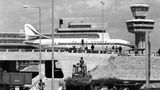 Tegel war im geteilten Berlin der Airport der französischen Alliierten, ehe das Areal zum wichtigsten Passagierflughafen ausgebaut wurde. Im Bild aus dem Jahre 1974 mit einer Caravelle von Air France.
